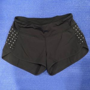 Lululemon shorts size 4